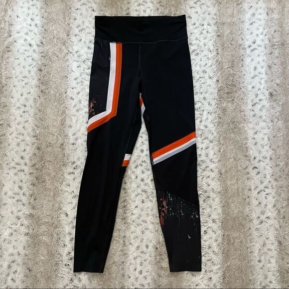 [s] [Short] Sweaty Betty Zero Gravity Full Length Legging Black w/Orange Zig Zag - Picture 2 of 11